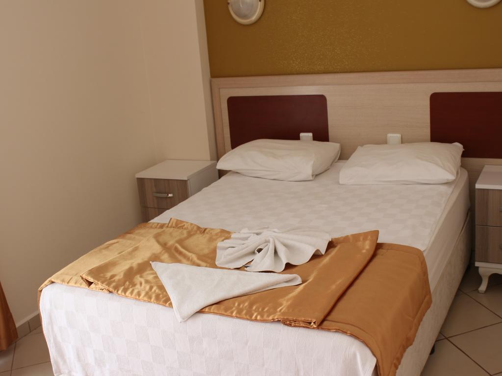 מרמריס Arya Otel מראה חיצוני תמונה