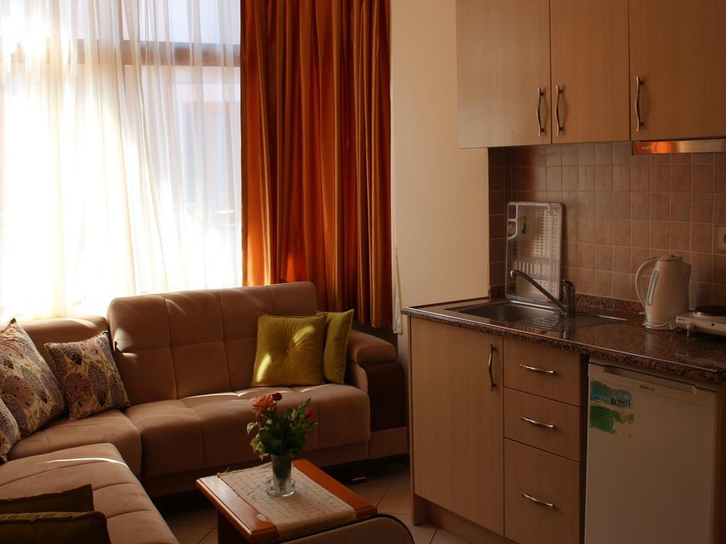 מרמריס Arya Otel מראה חיצוני תמונה