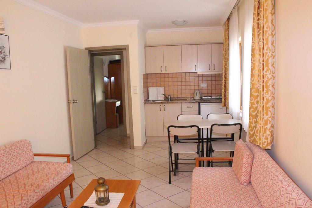 מרמריס Arya Otel מראה חיצוני תמונה